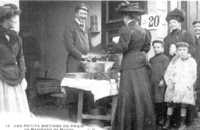  1900-1914 Le marchand de moules_new.jpg 